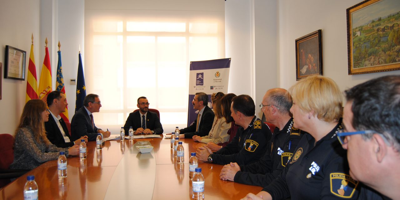 L’UJI, l’Ajuntament de Vila-real i l’Ivaspe sumen forces per a promoure la formació en mediació policial i estendre l’experiència local a policies