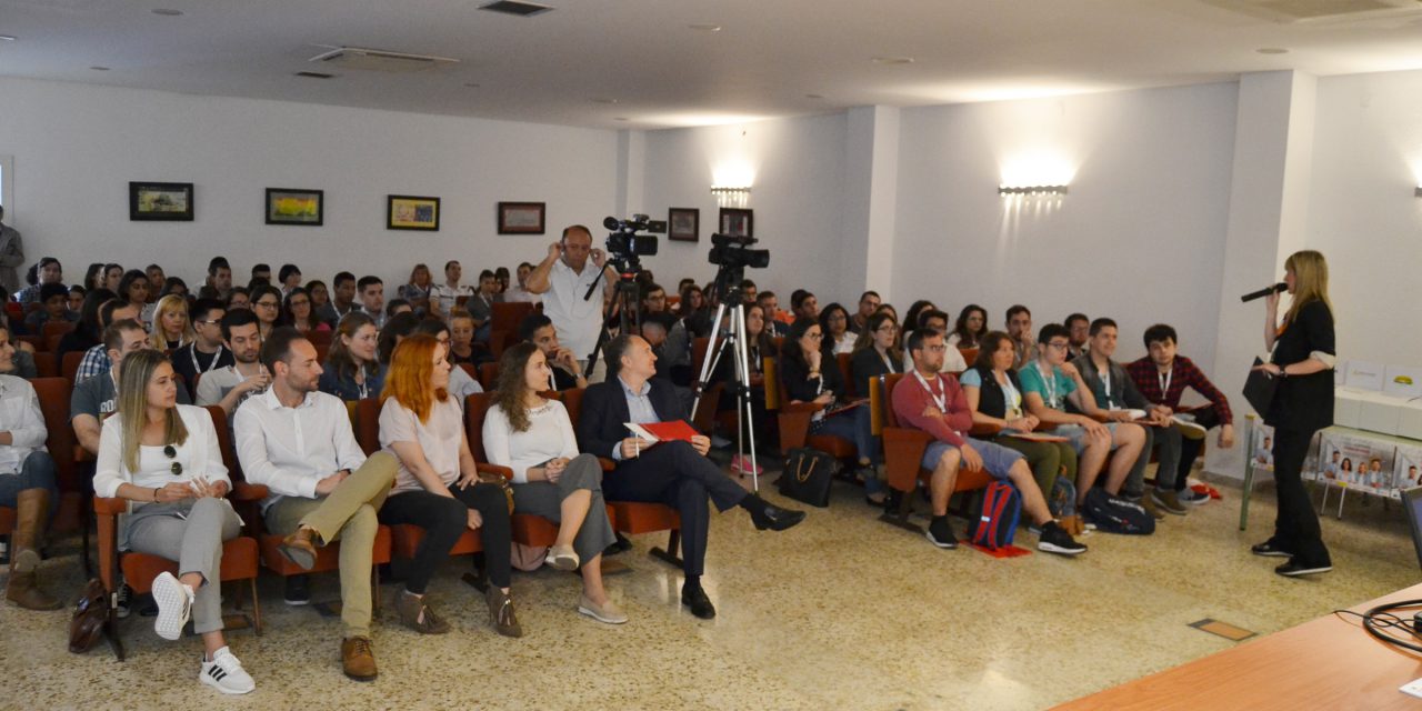 Més de 200 persones participen en la Fira d´Ocupació Juvenil de la Vall d´Uixó