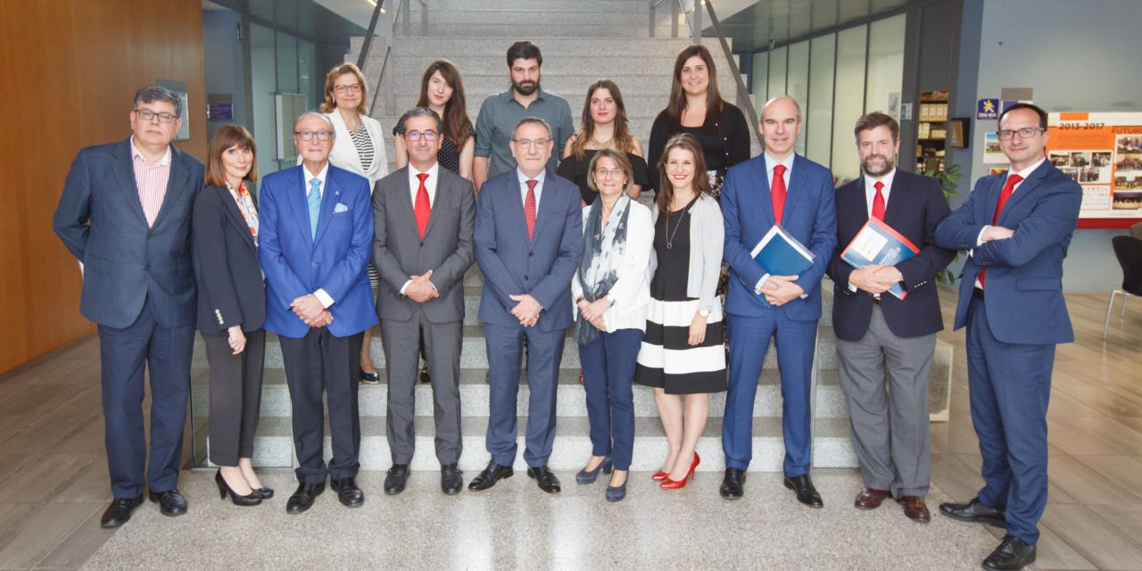 Dos professors i una alumna de doctorat guanyen el tercer concurs Research Pitches de divulgació científica de l’UJI