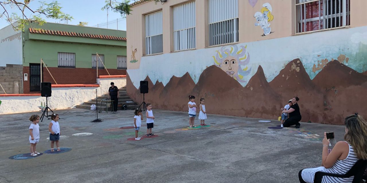 Fi de curs i piscina en la ludoteca de La Llosa