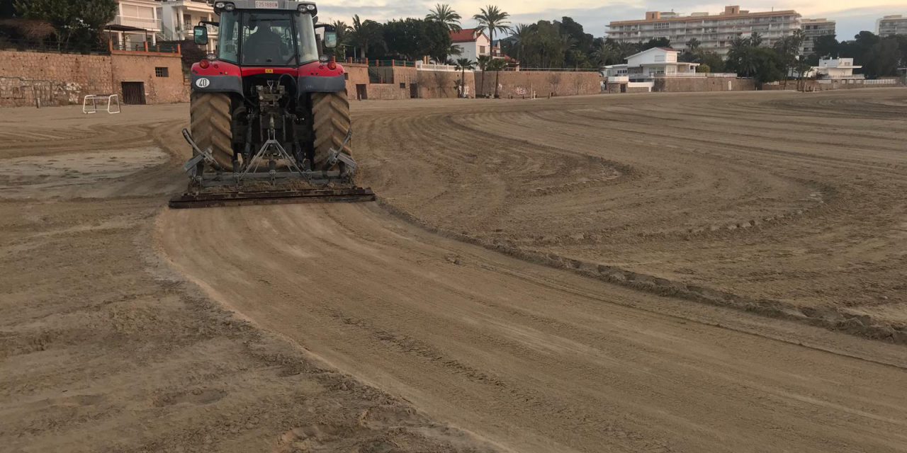 L’Ajuntament mourà més de 200.000 m2 de superfície de platja per a airejar i millorar l’arena