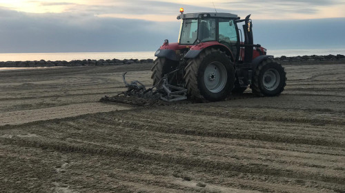 L’ajuntament mourà més de 200.000 m2 de superfície de platja per a airejar i millorar l’arena