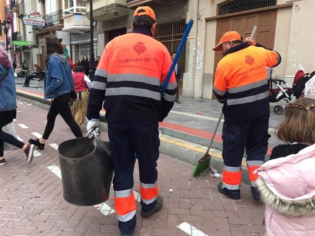 Castelló reforça el desplegament de neteja de Magdalena amb 112 operaris i 59 vehicles