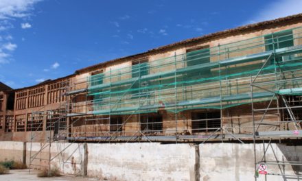 L’Alcora inicia la restauració de la façana lateral original de la Reial Fàbrica