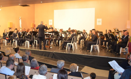 La Unió Musical d’Orpesa celebra Santa Cecilia amb un homenatge als 30 anys de trajectòria del seu director