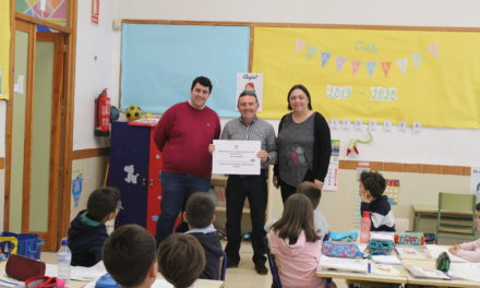 El CEIP Cervantes rep el premi al centre més participatiu del concurs “Nules contra l´assetjament escolar”