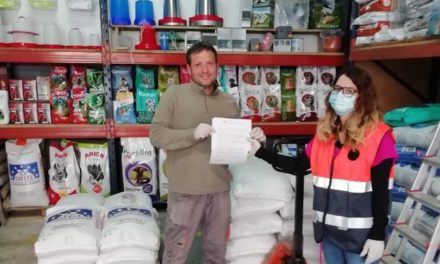 L’Ajuntament de Vila-real entrega màscares de protecció a comerços de la ciutat després de detectar problemes de proveïment