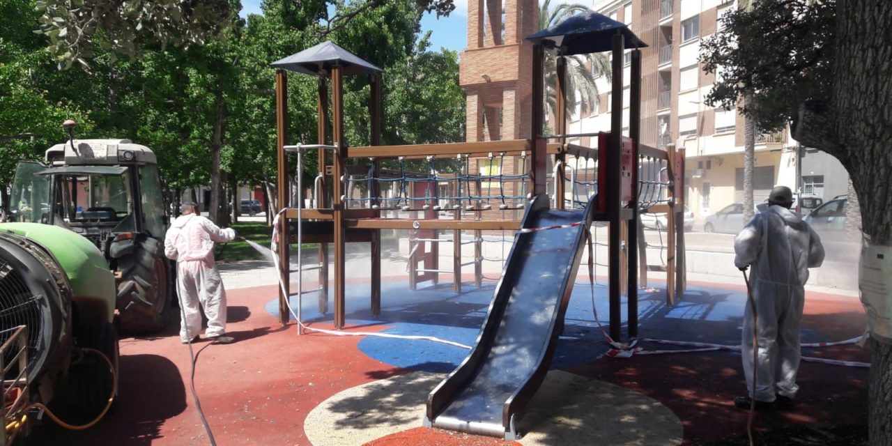 Almassora desinfecta tots els parcs infantils per a la seua obertura