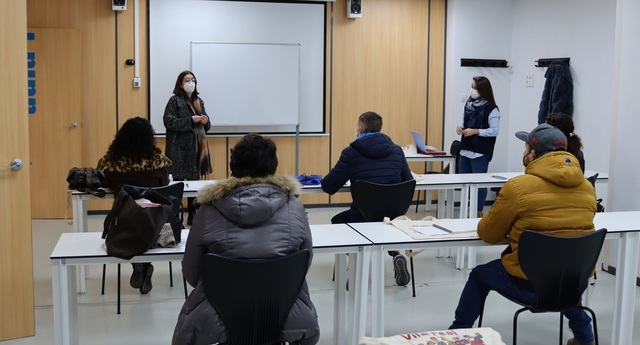 Normalització Lingüística de Vila-real reedita el curs de valencià per a nouvinguts amb totes les mesures de prevenció per la pandèmia