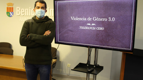 Pere Cervantes i Marina Marroquí donen eines per a combatre la violència de gènere