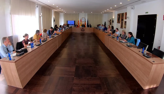 El Ple de l Ajuntament de Vila-real aprova per unanimitat la concessió dels Premis 20 de Febrer extraordinaris als ‘herois’ de la lluita contra la covid