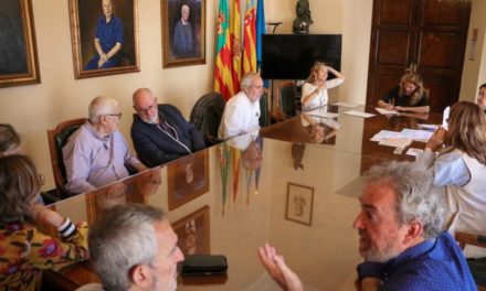 Castelló formalitza la compra de tres parcel·les per a dignificar l’entorn de l’estació de tren