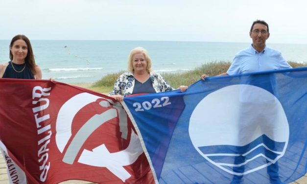 Les banderes blaves ja onegen a les platges i el port esportiu d’Orpesa