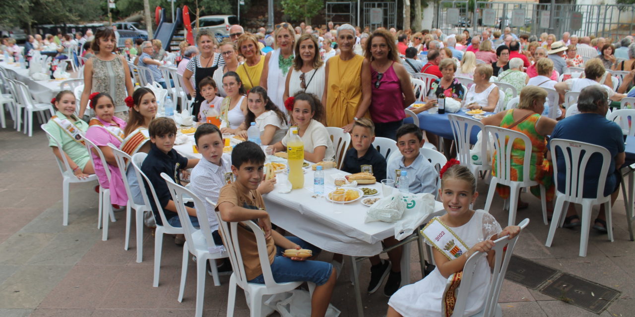 Benicàssim reparteix mil racions de tombet de bou