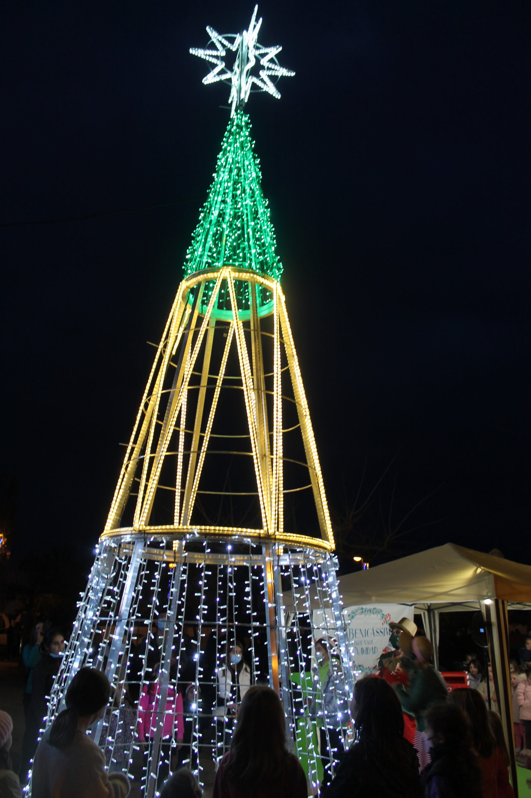 Benicàssim planteja reduir l’horari de l’enllumenat nadalenc