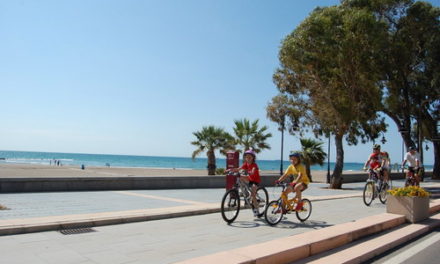 26 quilòmetres de Carril Bici, l’aposta de Benicàssim per la sostenibilitat, la vida sana i gaudir de fantàstiques vistes