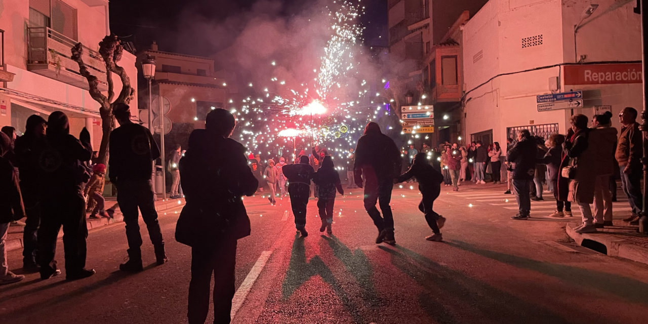 Benicàssim tanca les seues festes patronals en honor a Sant Antoni Abat i Santa Àgueda on els benicassuts s’han bolcat “de manera exemplar”