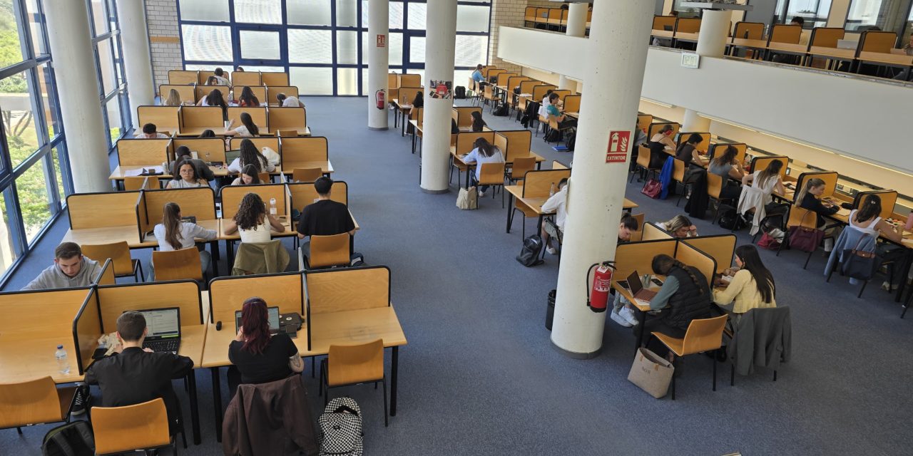 La Biblioteca de l’UJI obri les 24 hores durant el període d’exàmens