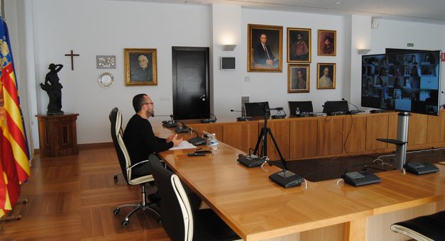 L’Ajuntament de Vila-real redefinirà el pla contra l’absentisme escolar per a actuar davant la nova realitat de la formació a distància