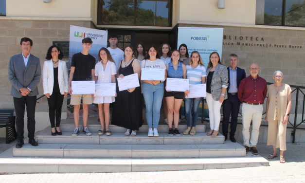 Fobesa i l’UJI lliuren 33 beques a l’alumnat resident a Benicàssim