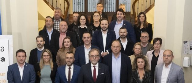 Martí signa ‘Salvem la ceràmica’ amb els alcaldes i alcaldesses del clúster i manifesta que espera bones notícies al llarg del mes de desembre