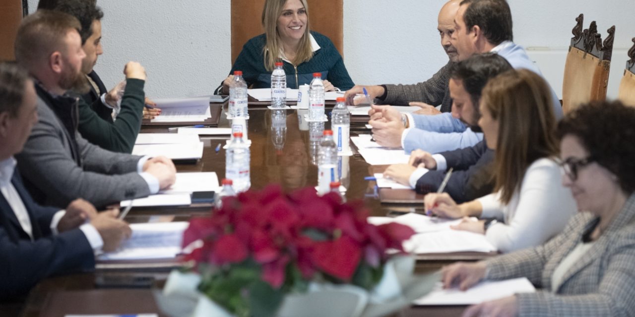 Barrachina avança en la defensa del sector primari i inicia el tràmit perquè els vins de Castelló tinguen reconeixement a nivell europeu