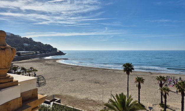 Benicàssim se sumarà este estiu al repte per a aconseguir la Bandera Verda de la sostenibilitat hostalera de Ecovidrio