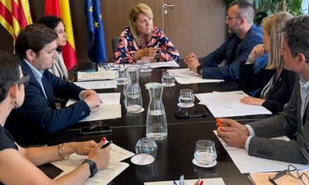 Camarero reafirma el compromís amb Vila-real per a crear dues places addicionals en la residència de discapacitat per a atendre situacions d’urgència