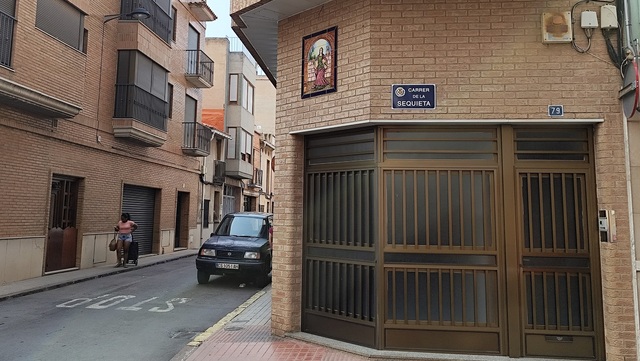 Vila-real materialitza el canvi de nom del carrer d’Aviador Franco a carrer de la Sequieta