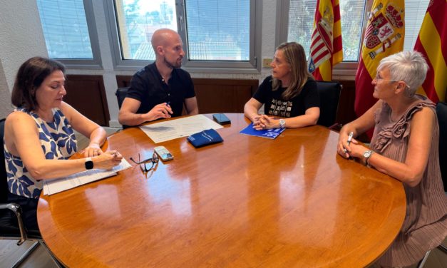 Benicàssim impulsa al costat de la UNED la certificació oficial d’anglés per Pearson per als alumnes de l’Escola d’Idiomes Municipal