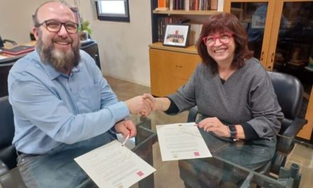 Vila-real referma el seu compromís amb la divulgació i defensa de la llengua amb la pròrroga del conveni amb l’AVL