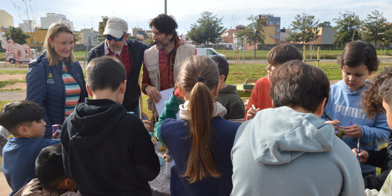 600 escolars planten arbres a la CEM per a fer créixer el pulmó verd de Vila-real
