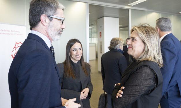 Barrachina enalteix la incorporació de Raquel París al capdavant de la direcció d’Aerocas per a continuar fent de l’aeroport un gran motor de connectivitat i internacionalització