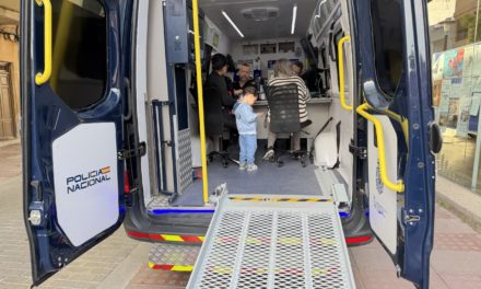 La Unitat Mòbil d’expedició de DNI i passaport torna