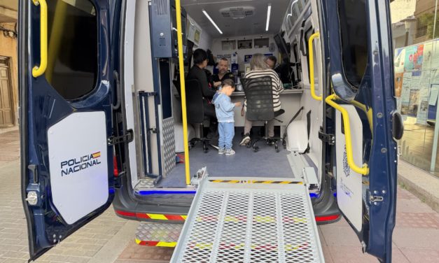 La Unitat Mòbil d’expedició de DNI i passaport torna