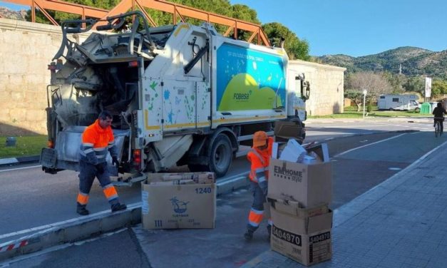 Benicàssim aconseguix els 116 negocis adherits al servei d’arreplegada porta a porta de cartó comercial
